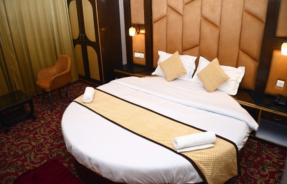 Hotel Aurelius Grand - Why Your Hotel Check-In Experience Can Define an Entire Manali Trip
